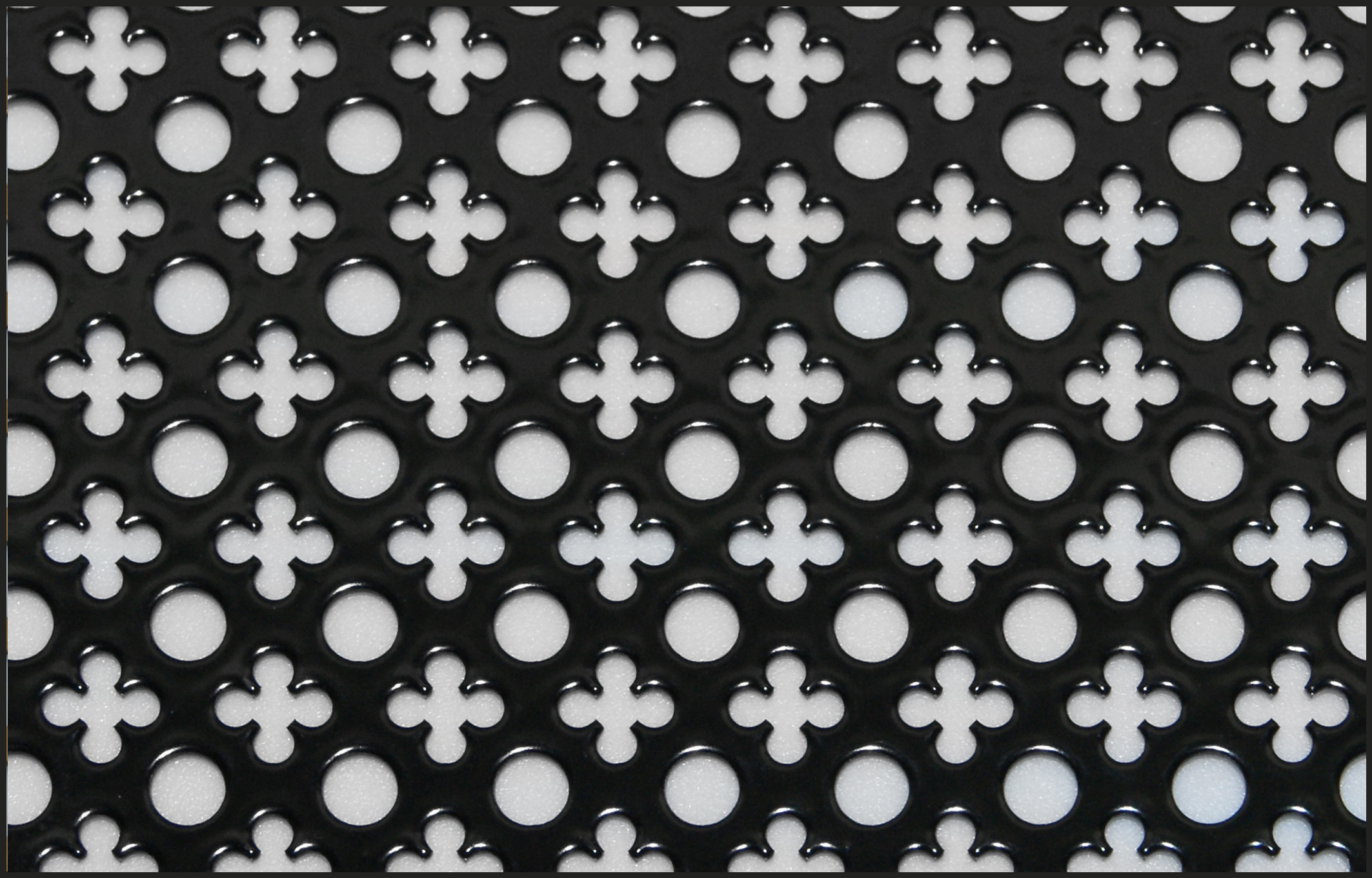 Foglio alluminio nero forato f1 100x67x0,8 cm