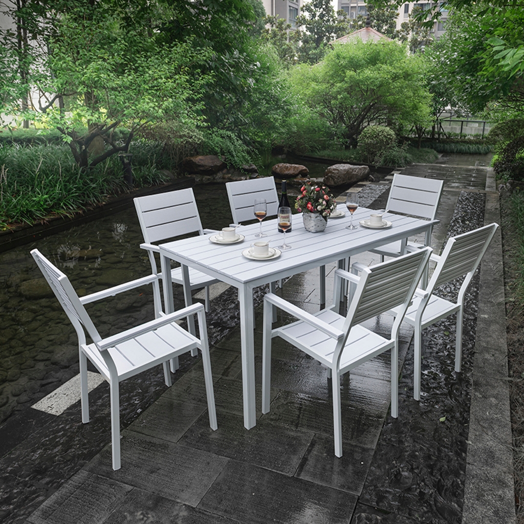 Set tavolo e sei sedie da giardino in resina bianco modello Argo